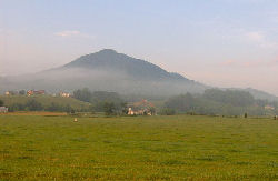roundtopmountain-wikimedia.jpg